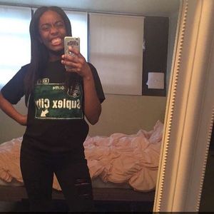 Meet your Posher, Monica